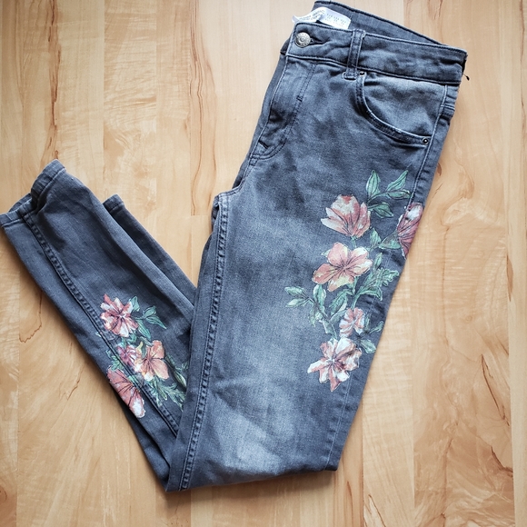Zara Basic Denim Floral Grey Jean's sz 6